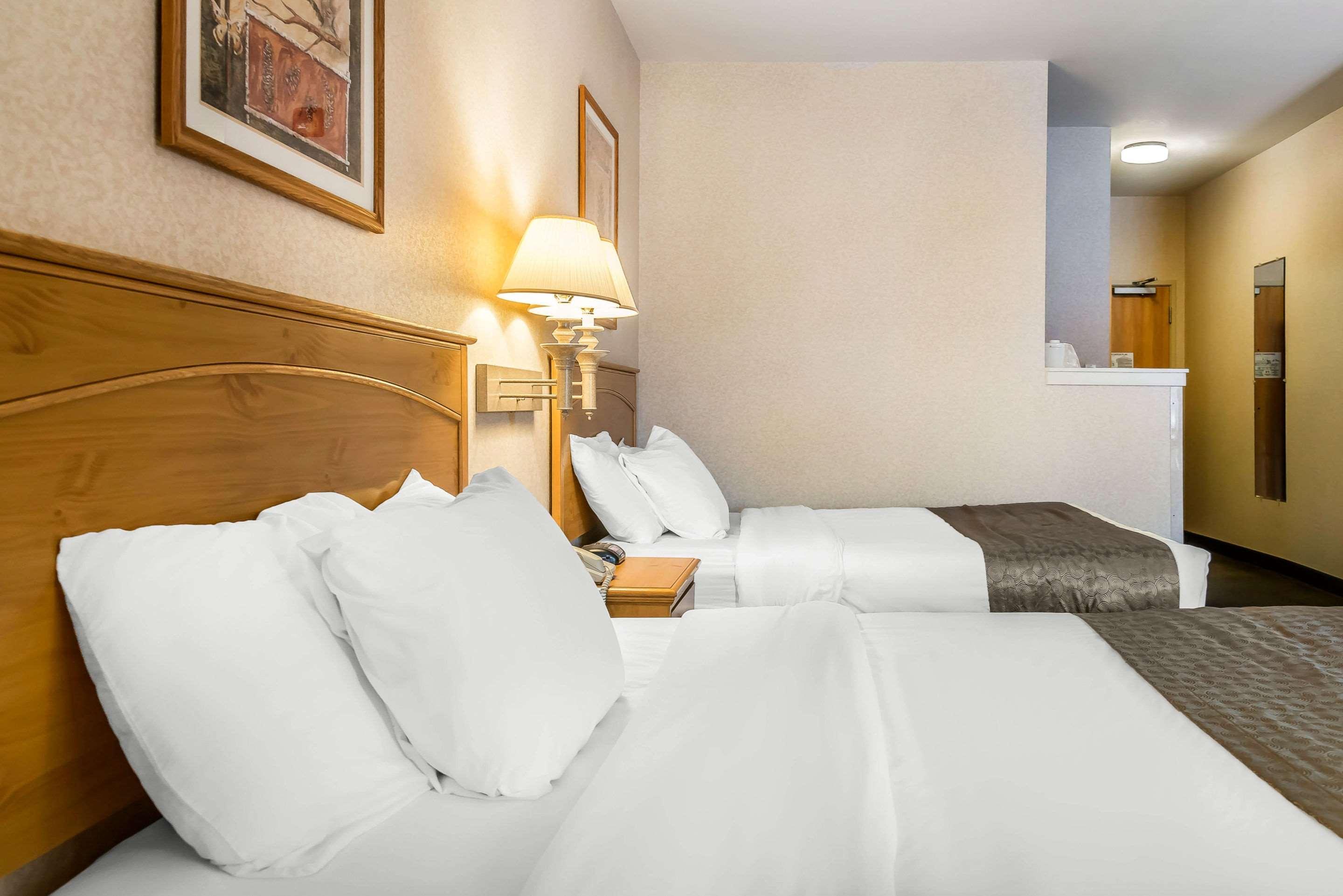 Rodeway Inn & Suites Tomahawk Экстерьер фото