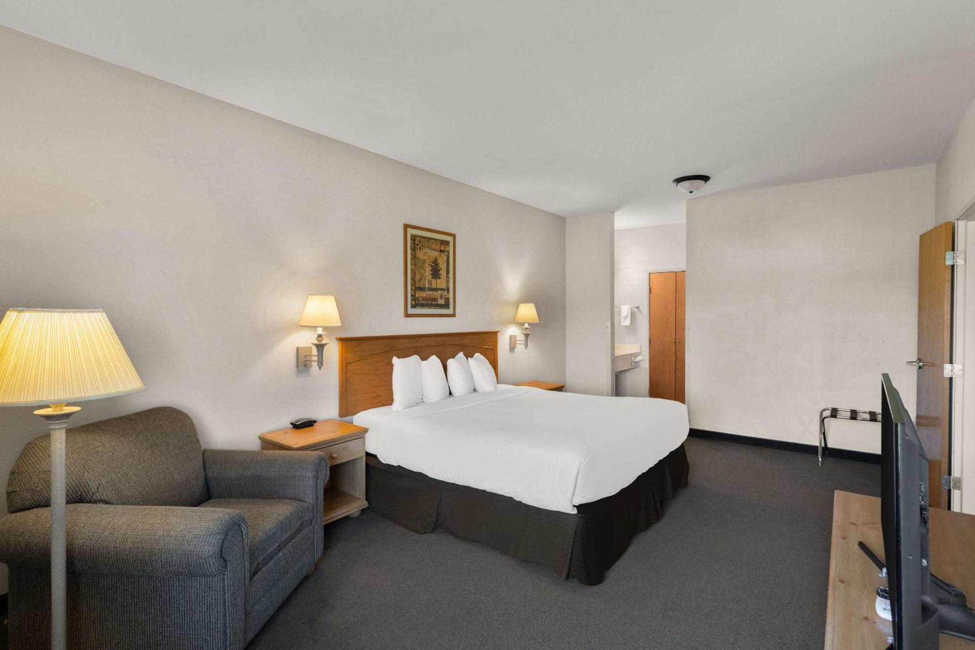 Rodeway Inn & Suites Tomahawk Экстерьер фото