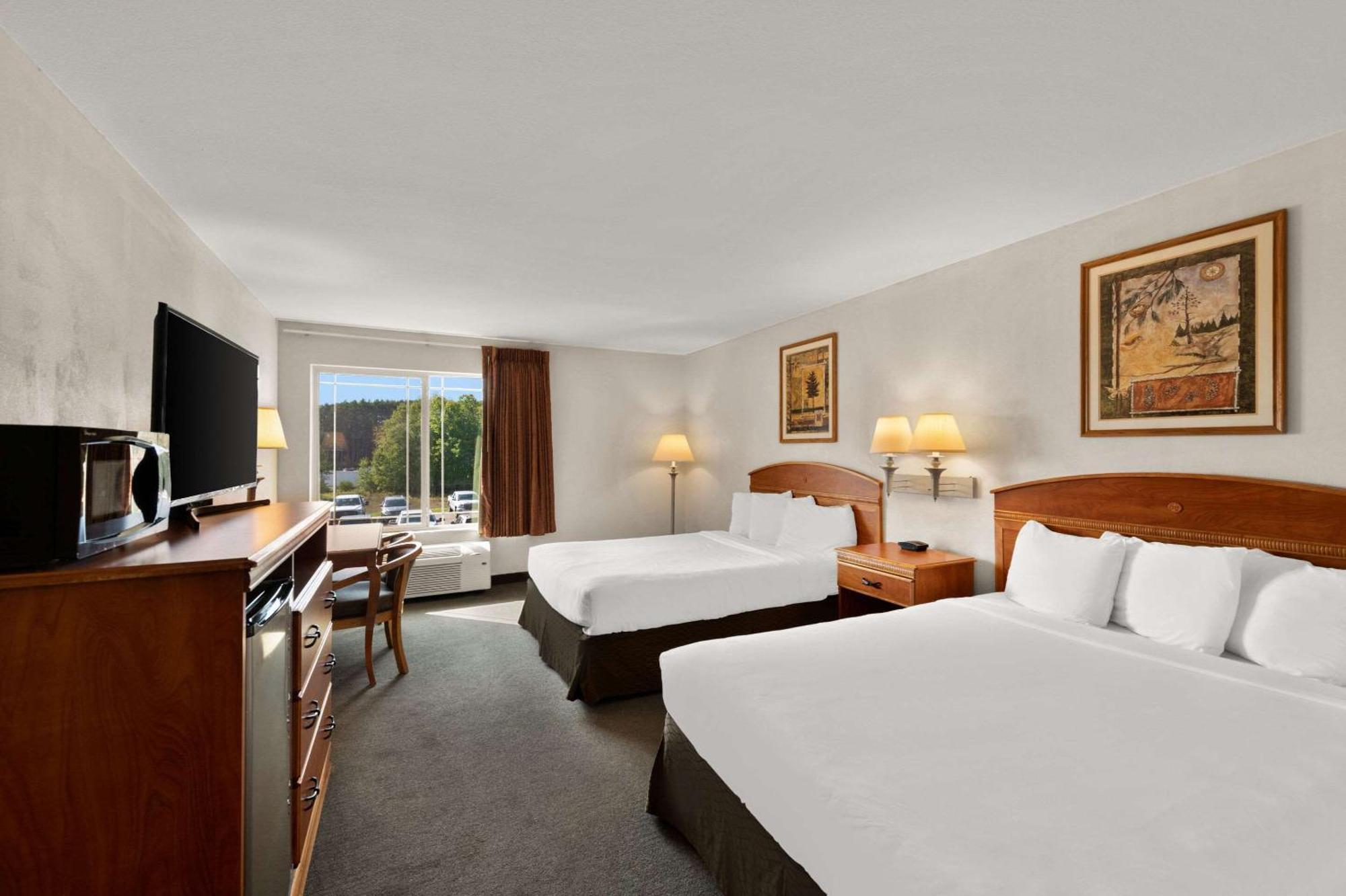 Rodeway Inn & Suites Tomahawk Экстерьер фото