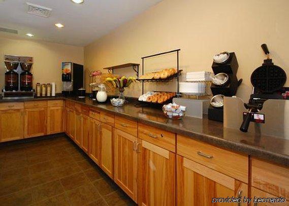 Rodeway Inn & Suites Tomahawk Ресторан фото