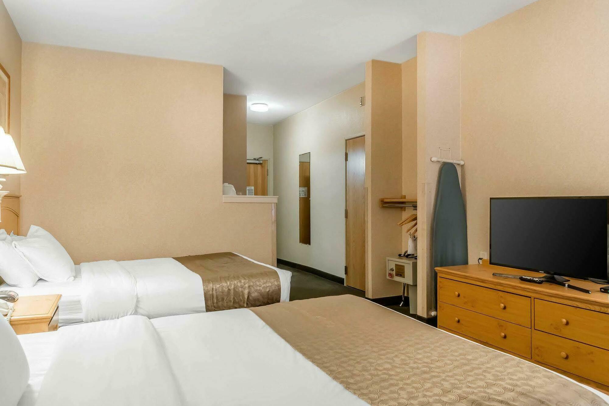 Rodeway Inn & Suites Tomahawk Экстерьер фото